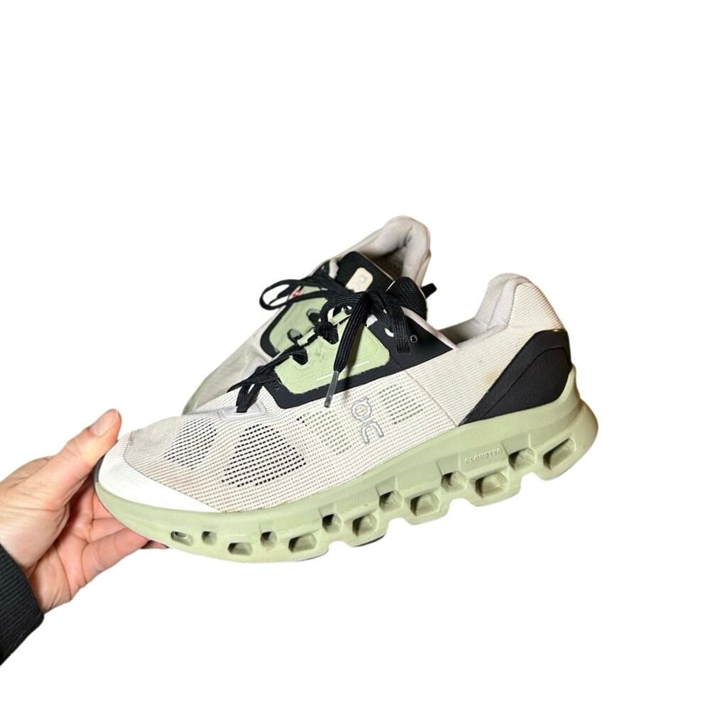 On Cloudstratus 2 Sage White Black Women’s Size 9 Sneaker Cloud Running Shoe
